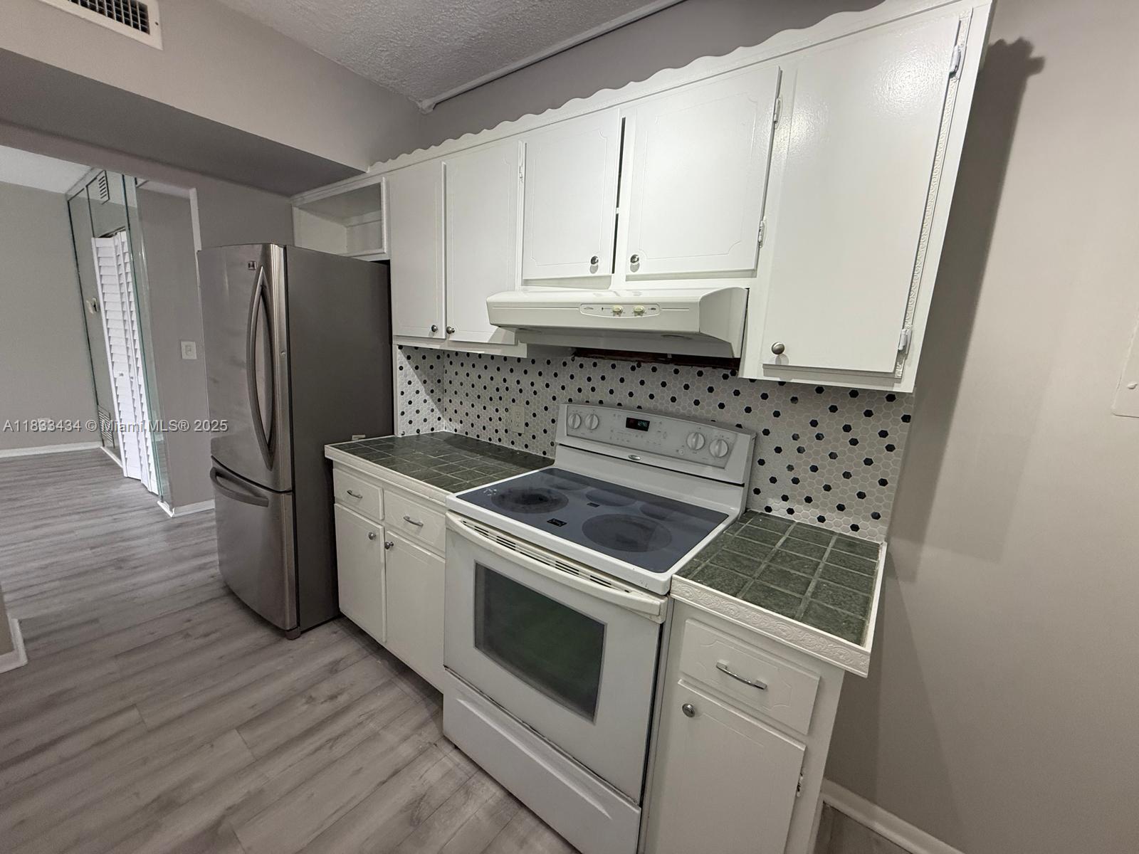 4200 Hillcrest Dr 505 Property Photo 4