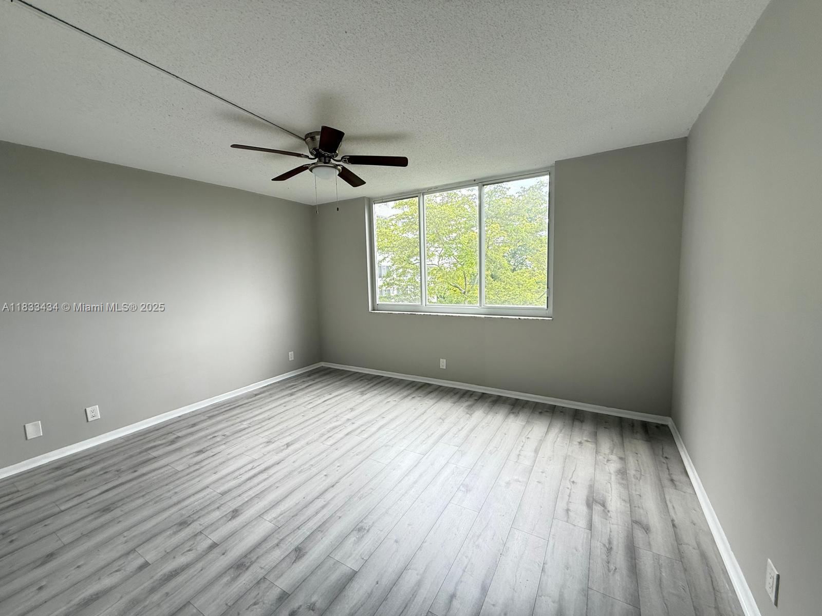 4200 Hillcrest Dr 505 Property Photo 9