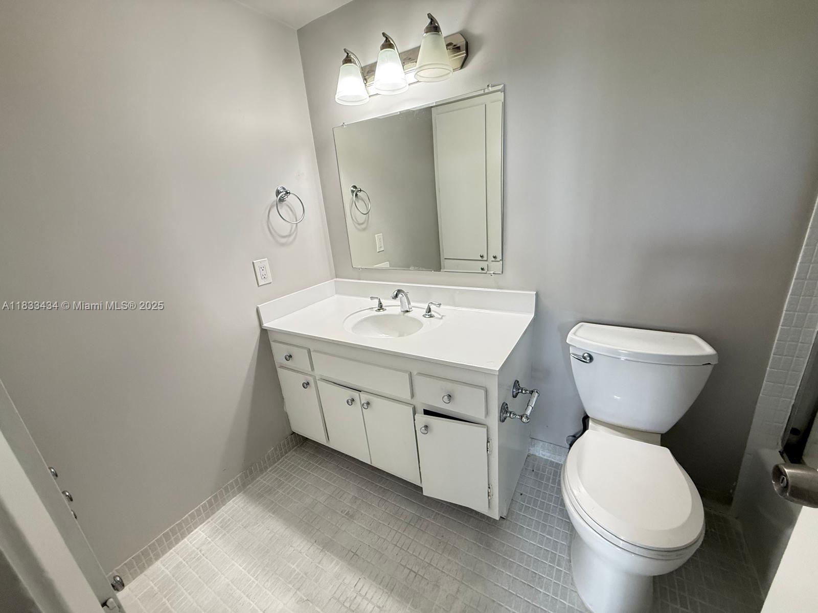 4200 Hillcrest Dr 505 Property Photo 11