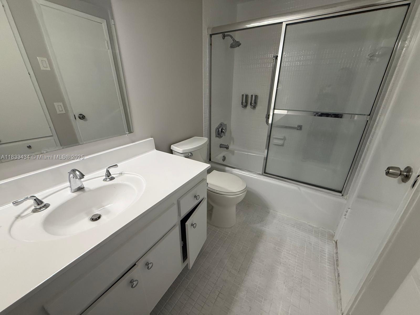 4200 Hillcrest Dr 505 Property Photo 12