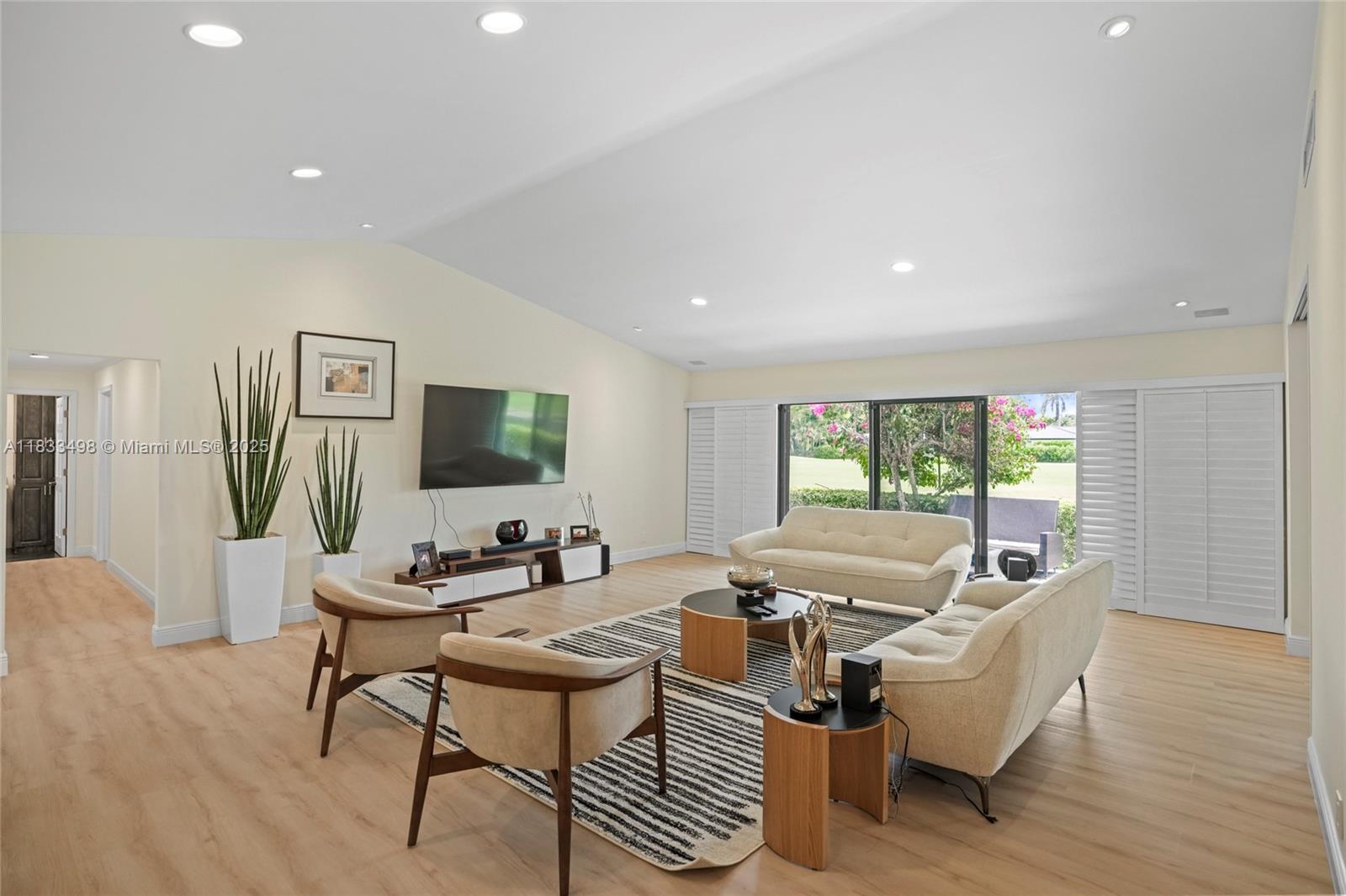 3650 N 36th Ave 29 Property Photo 4