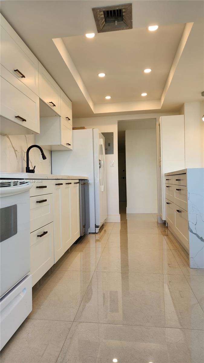 18051 Biscayne Blvd 1705 Property Photo 3