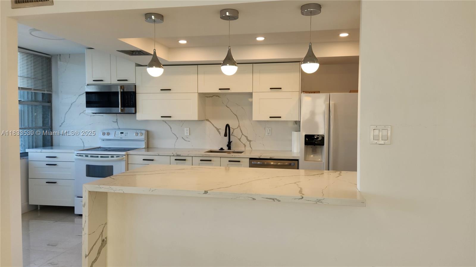 18051 Biscayne Blvd 1705 Property Photo 4