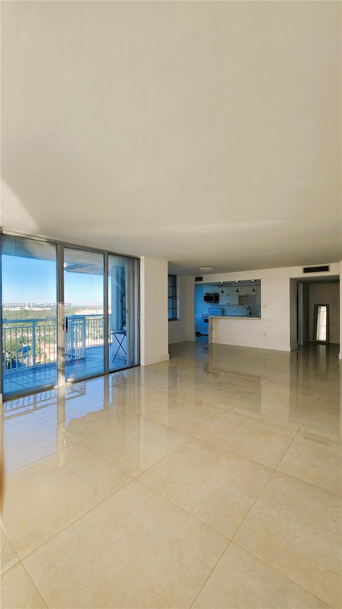 18051 Biscayne Blvd 1705 Property Photo 6