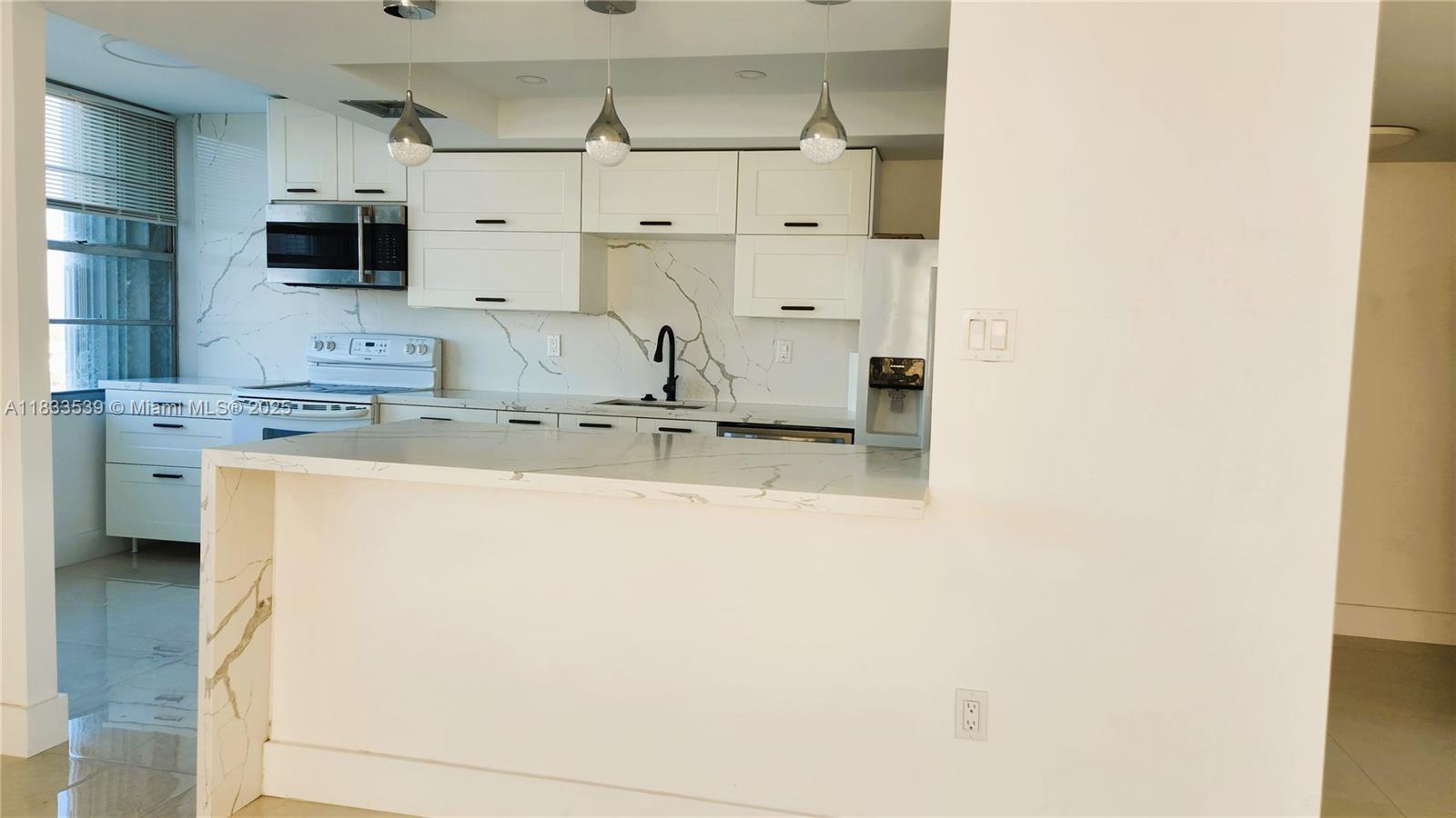 18051 Biscayne Blvd 1705 Property Photo 8