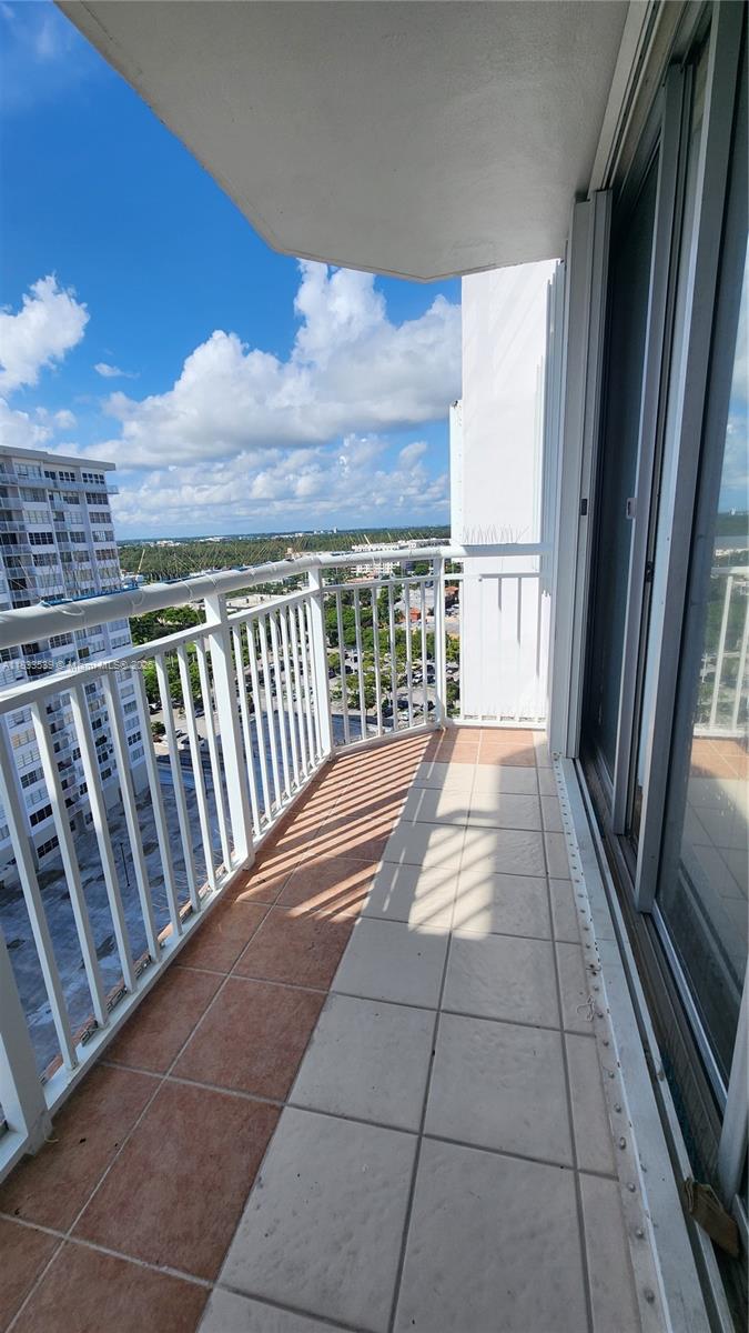 18051 Biscayne Blvd 1705 Property Photo 21