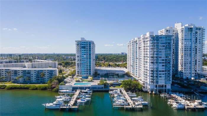 18051 Biscayne Blvd 1705 Property Photo 32