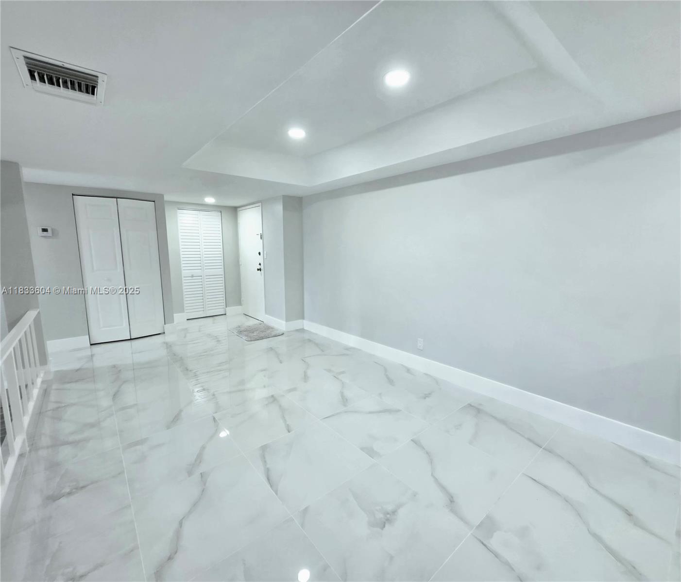 3710 Inverrary 1p Property Photo 2