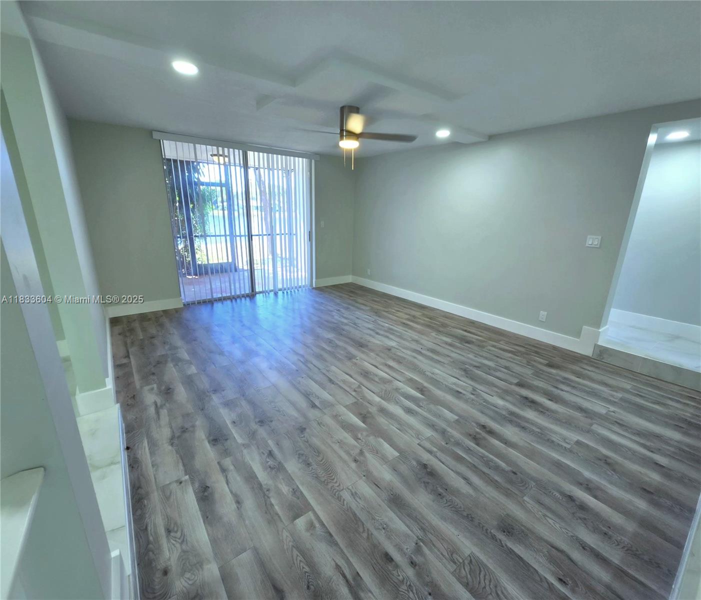 3710 Inverrary 1p Property Photo 7