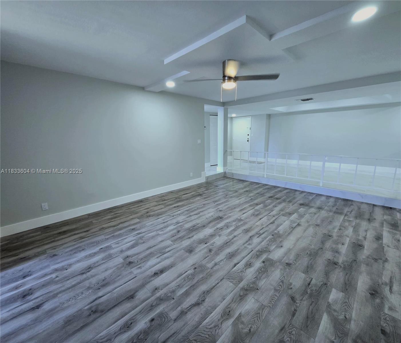 3710 Inverrary 1p Property Photo 8