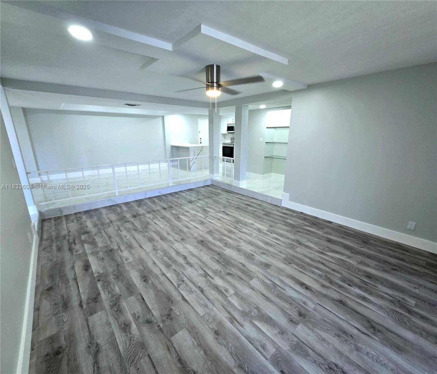 3710 Inverrary 1p Property Photo 9