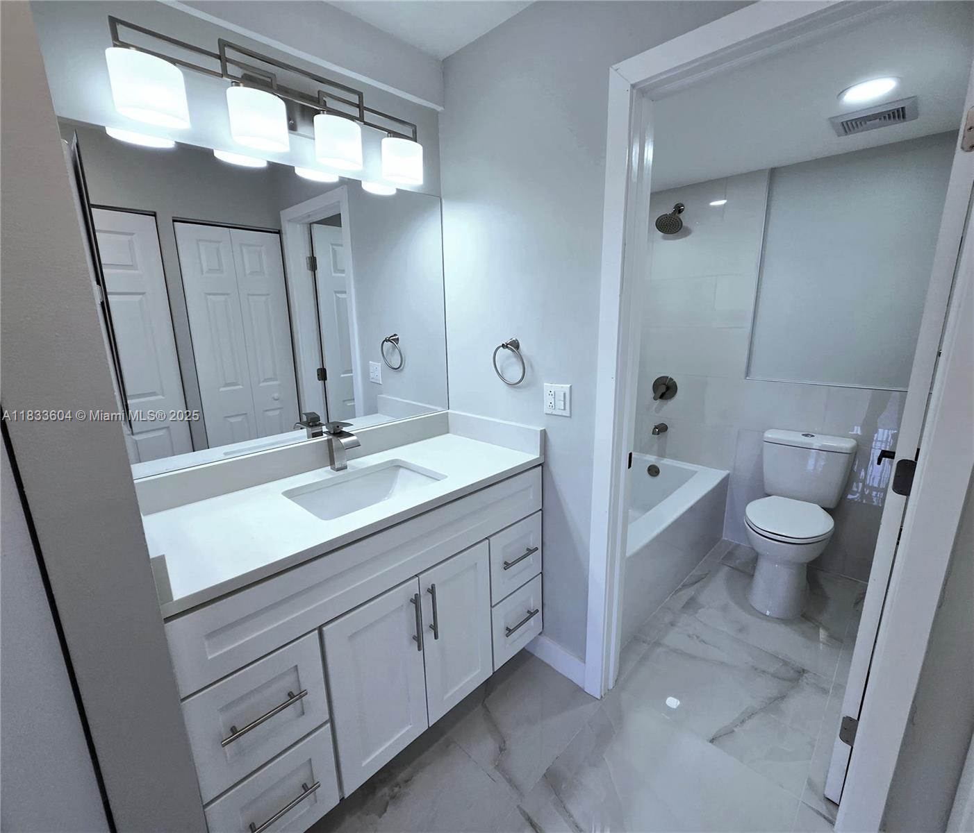 3710 Inverrary 1p Property Photo 13