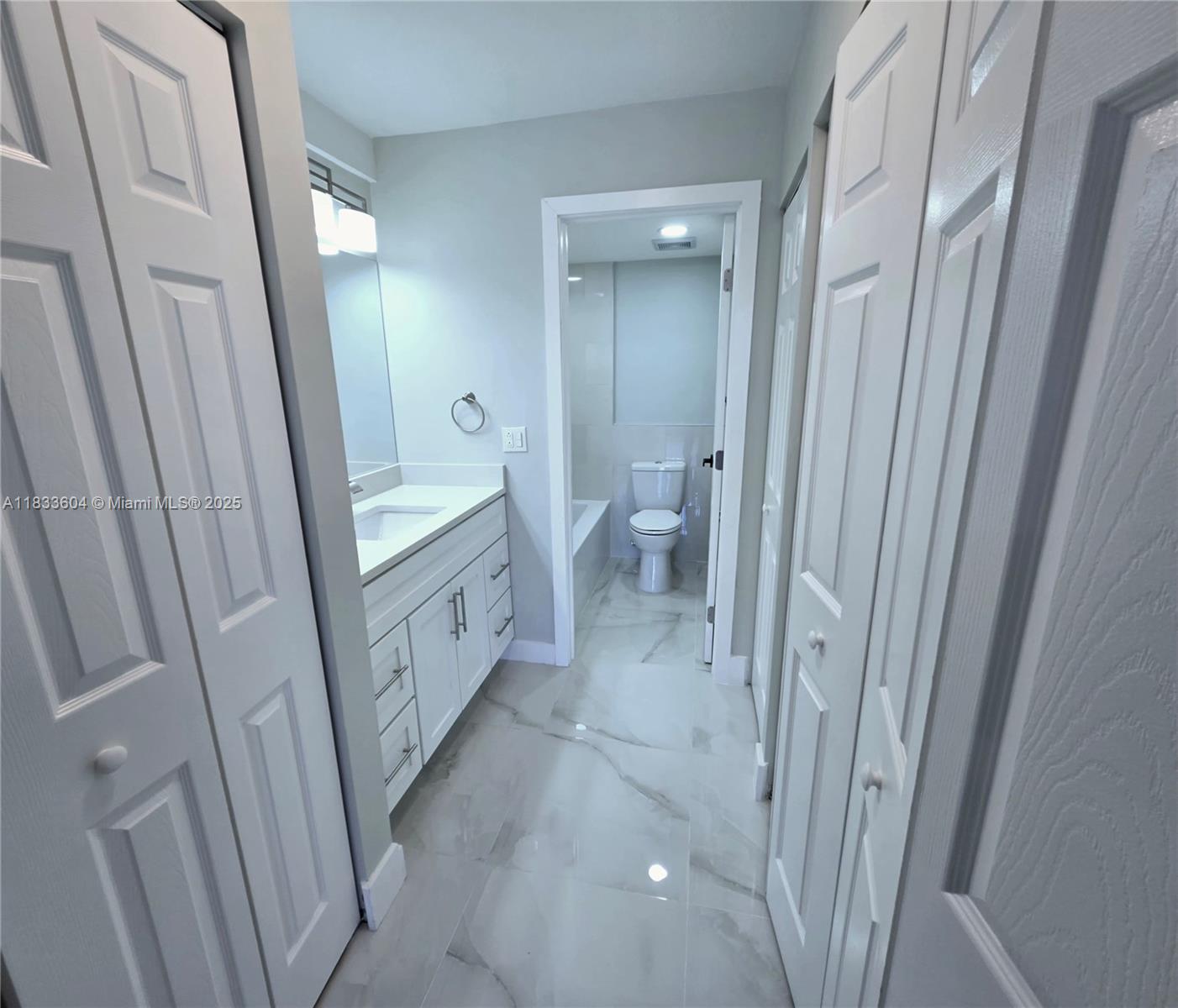 3710 Inverrary 1p Property Photo 14