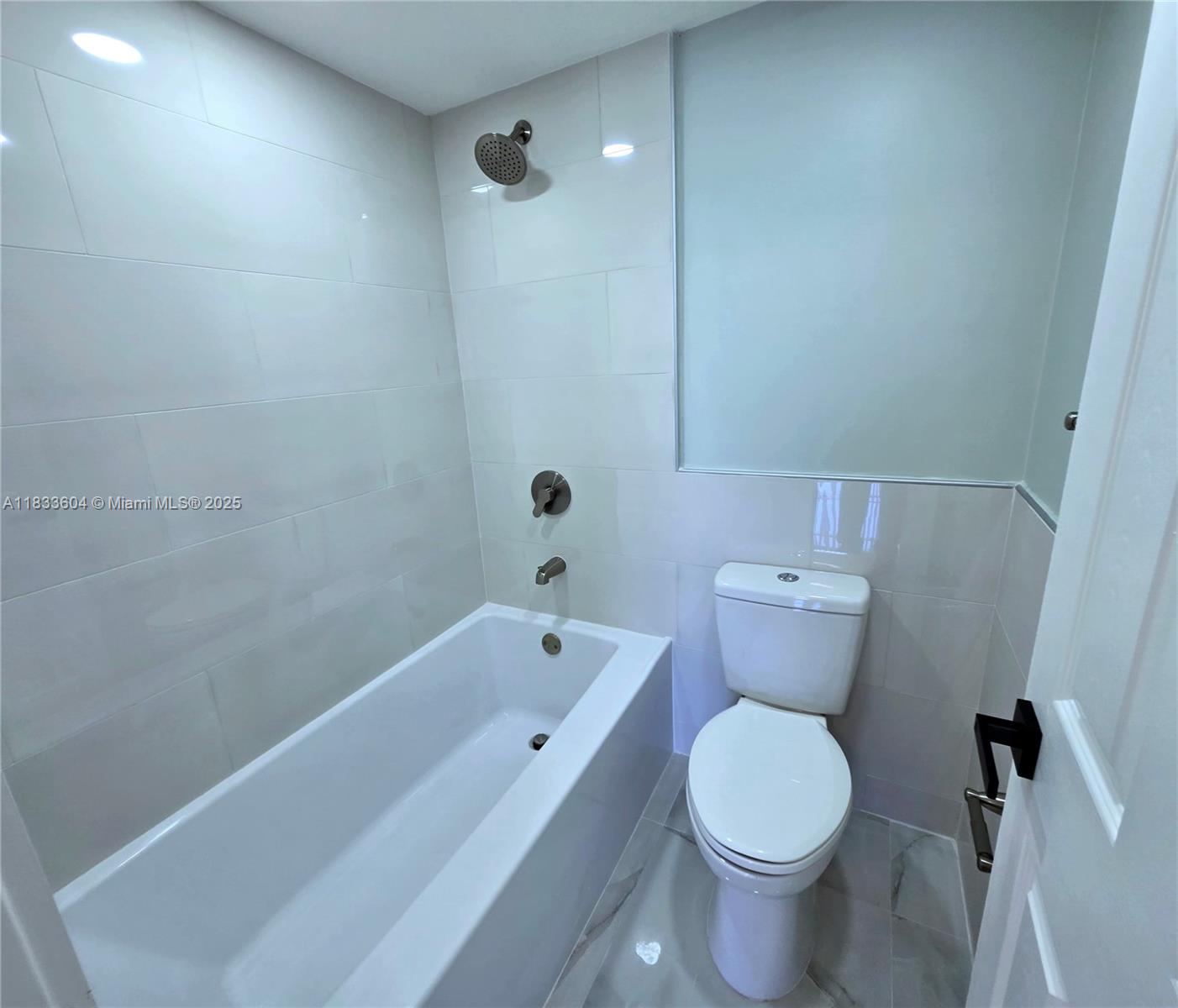 3710 Inverrary 1p Property Photo 15