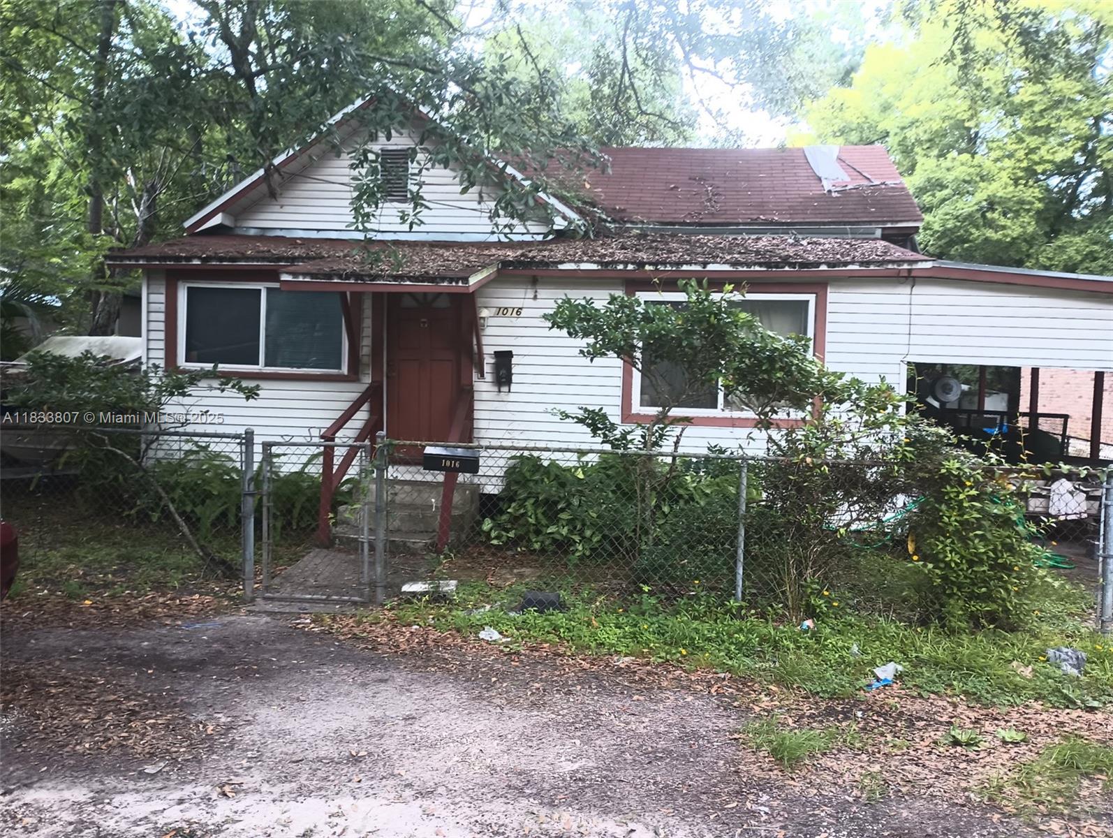 A11833807 Property Photo 1