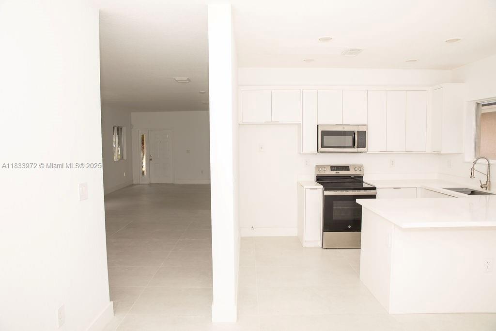 273 Se 32nd Ave Property Photo 12