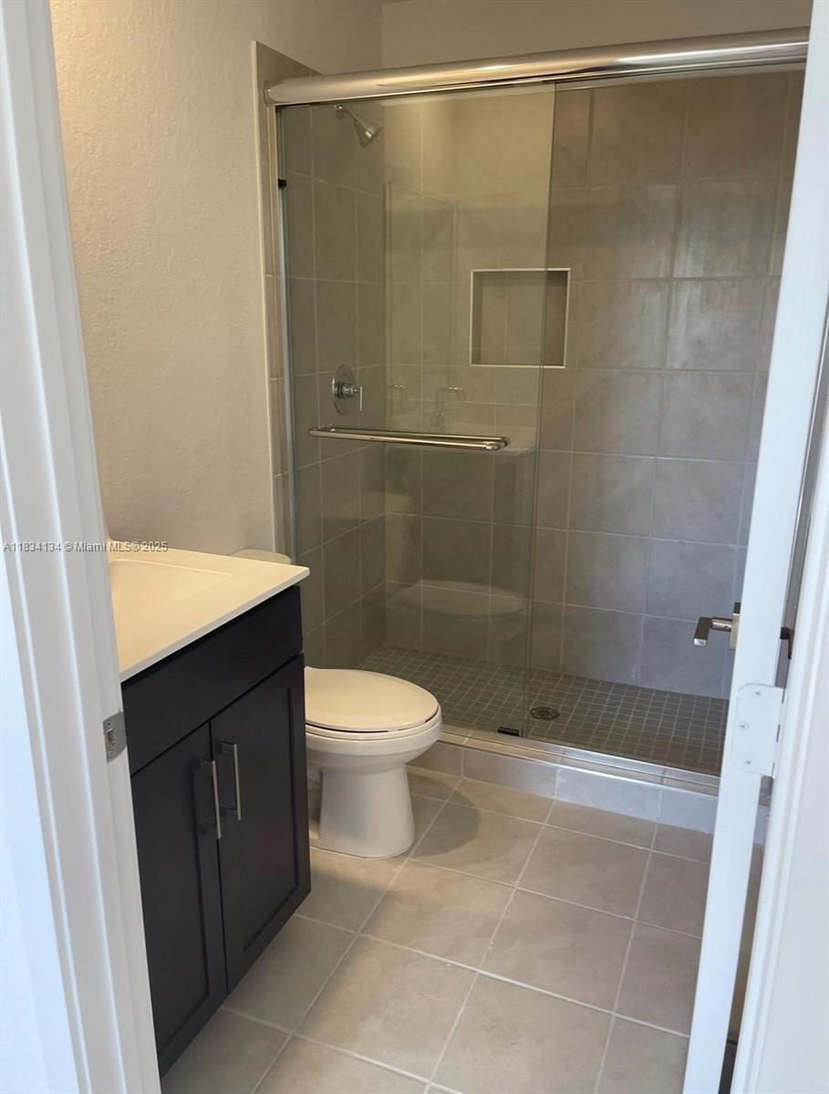 1090 Se 23rd Ave Property Photo 5