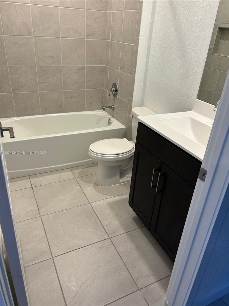 1090 Se 23rd Ave Property Photo 6