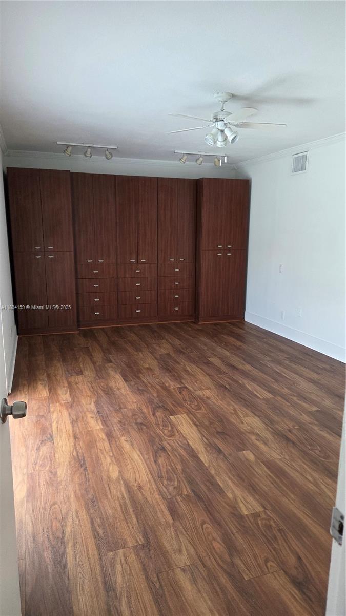 1245 Coral Ln Property Photo 8