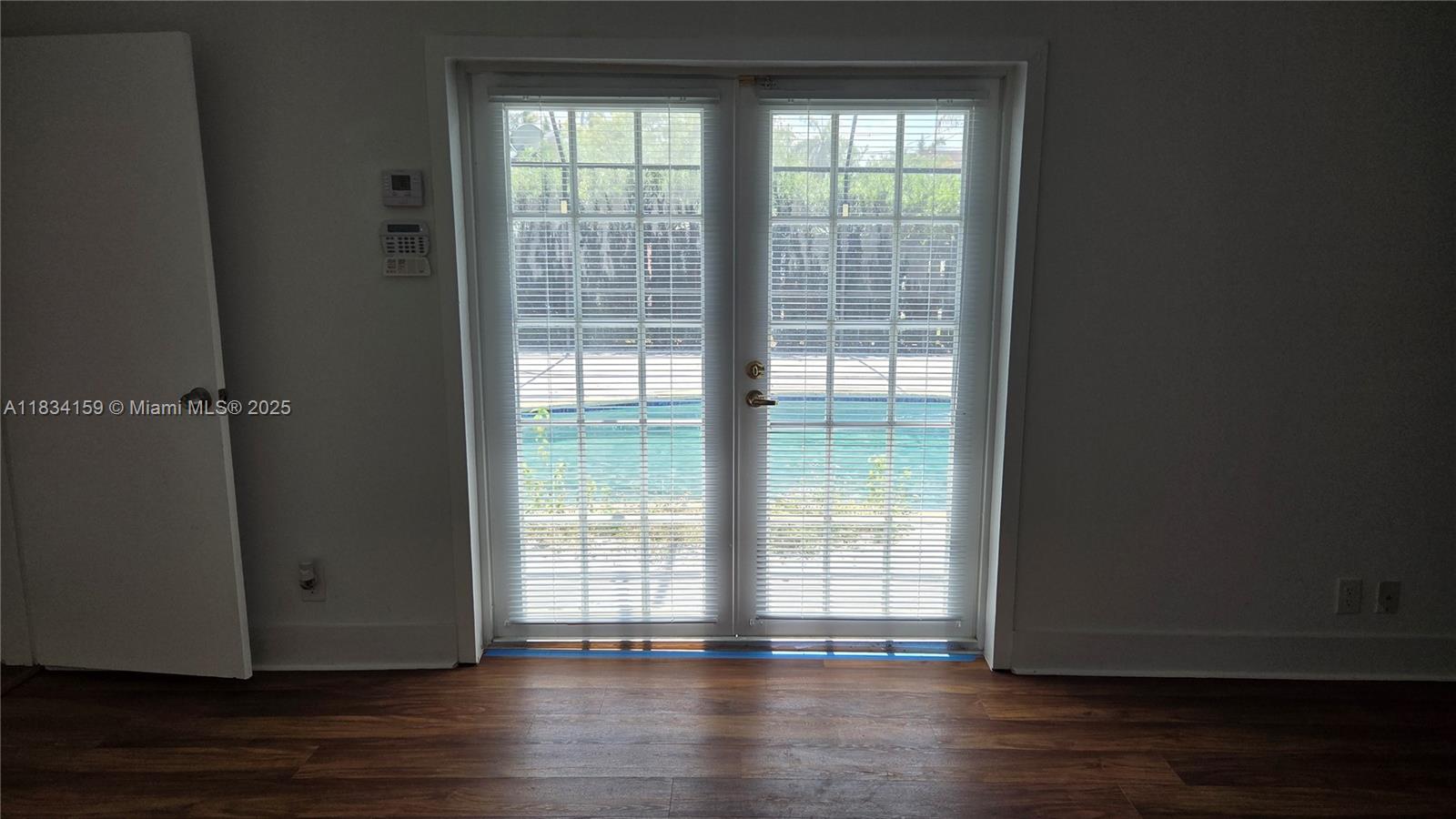 1245 Coral Ln Property Photo 9