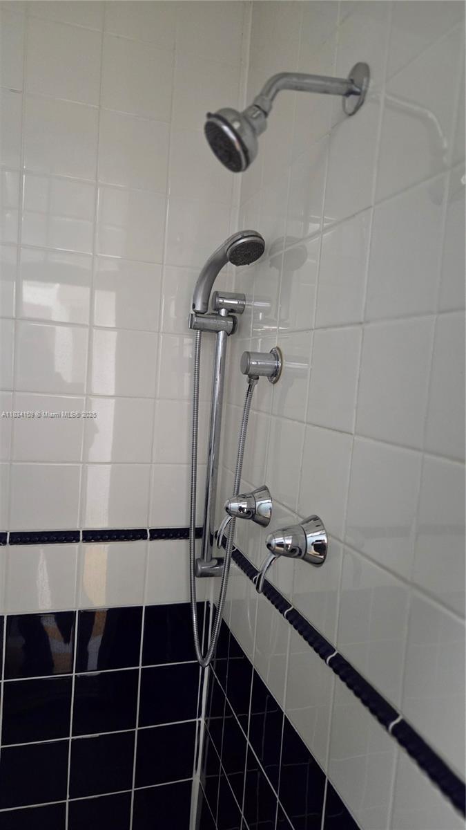 1245 Coral Ln Property Photo 11