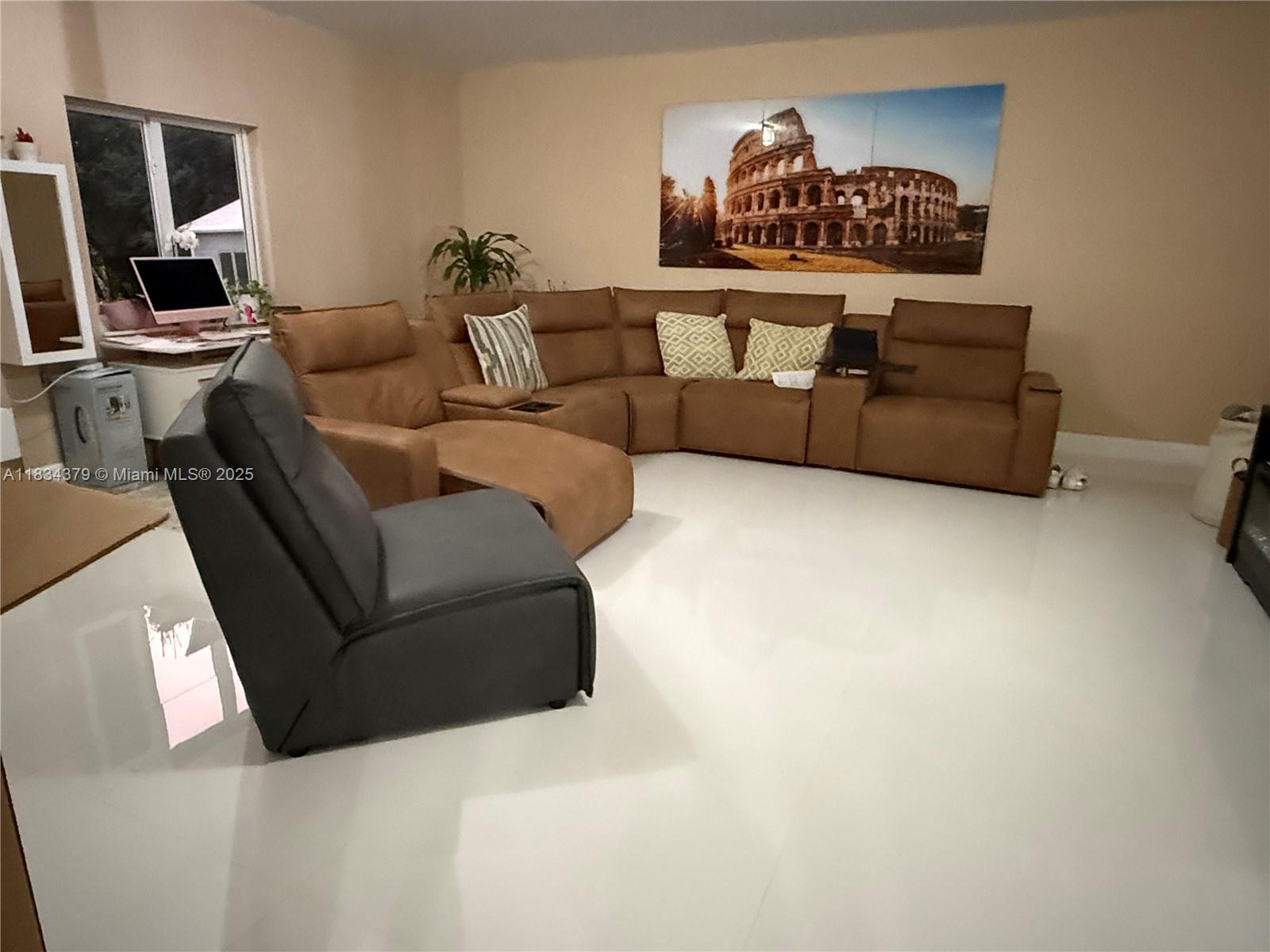 20890 Sw 240th St Property Photo 6