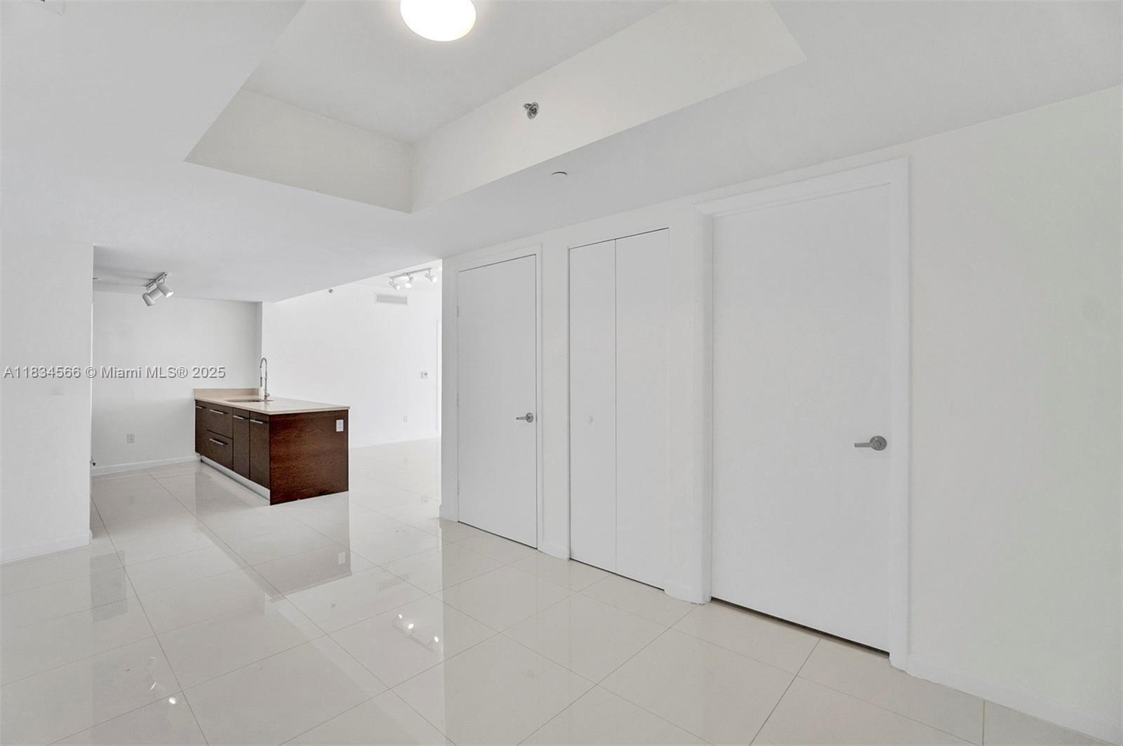 465 Brickell Ave 4505 Property Photo 5