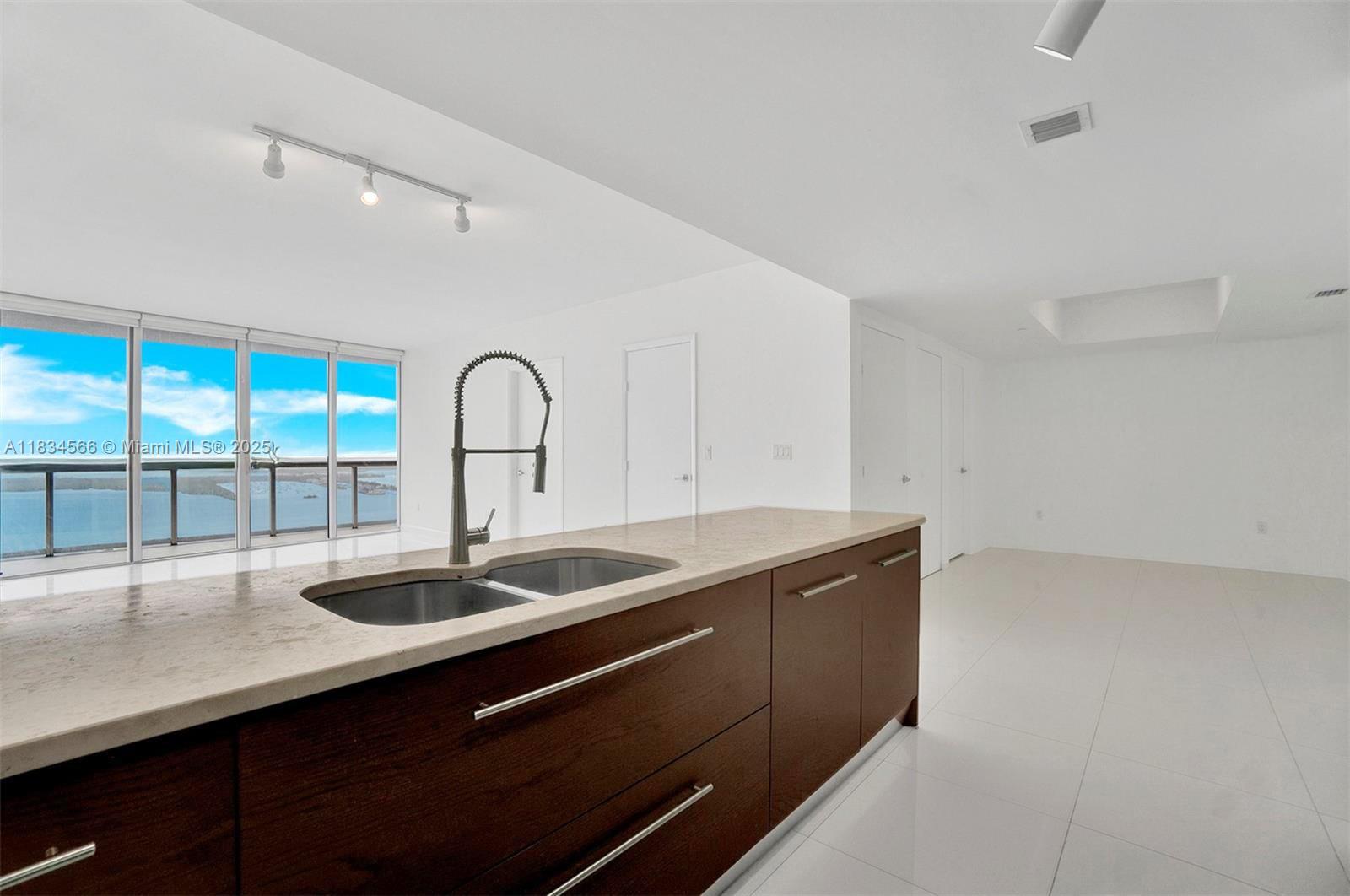 465 Brickell Ave 4505 Property Photo 12