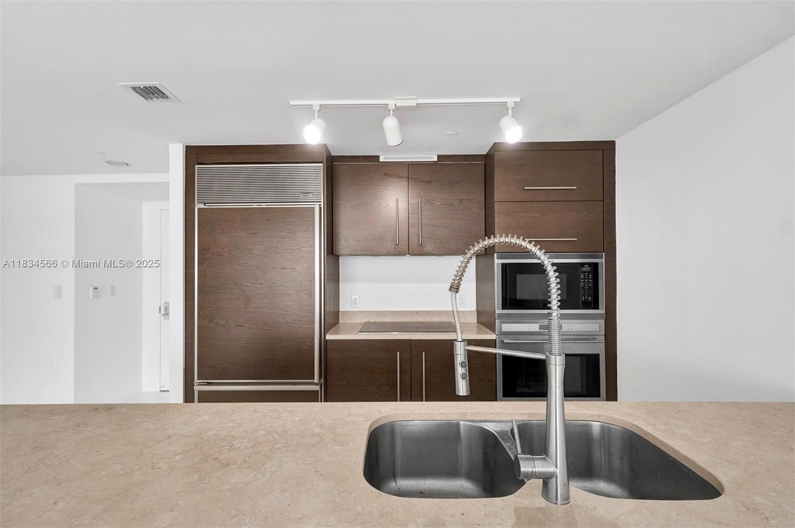 465 Brickell Ave 4505 Property Photo 13