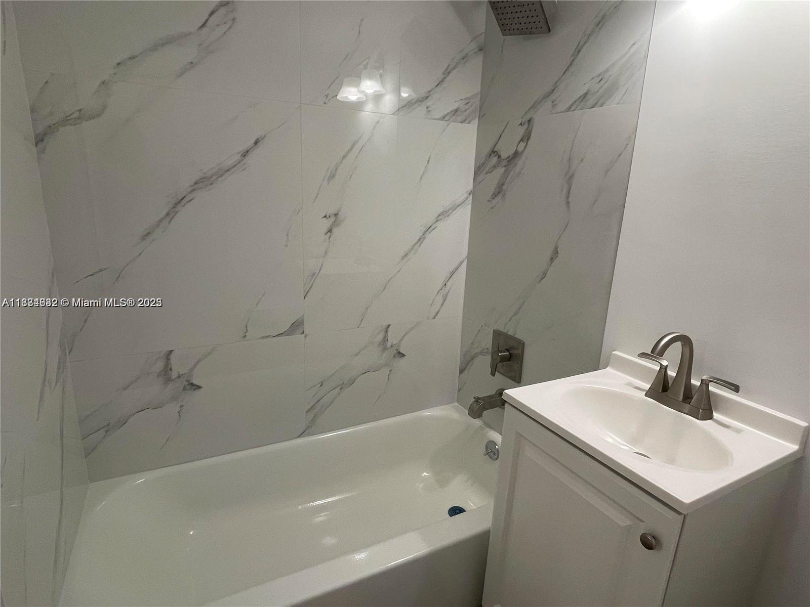 7545 E Treasure Dr 5k Property Photo 9