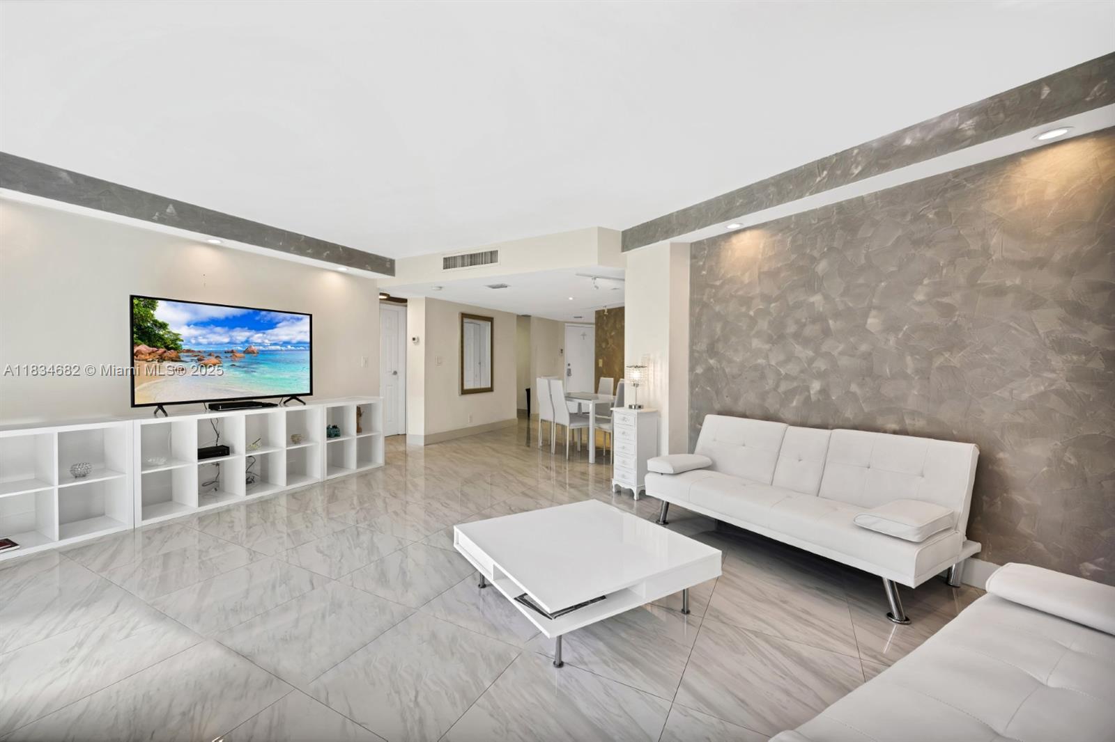 3101 N Country Club Dr 105 Property Photo 6