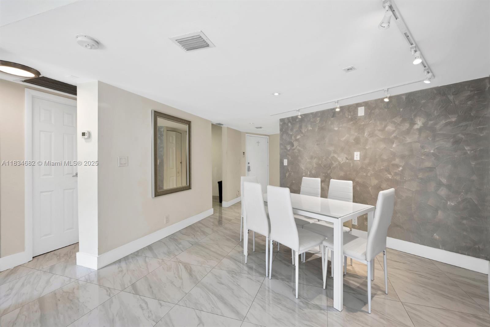 3101 N Country Club Dr 105 Property Photo 7