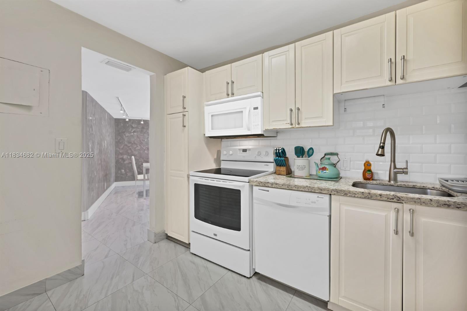 3101 N Country Club Dr 105 Property Photo 9