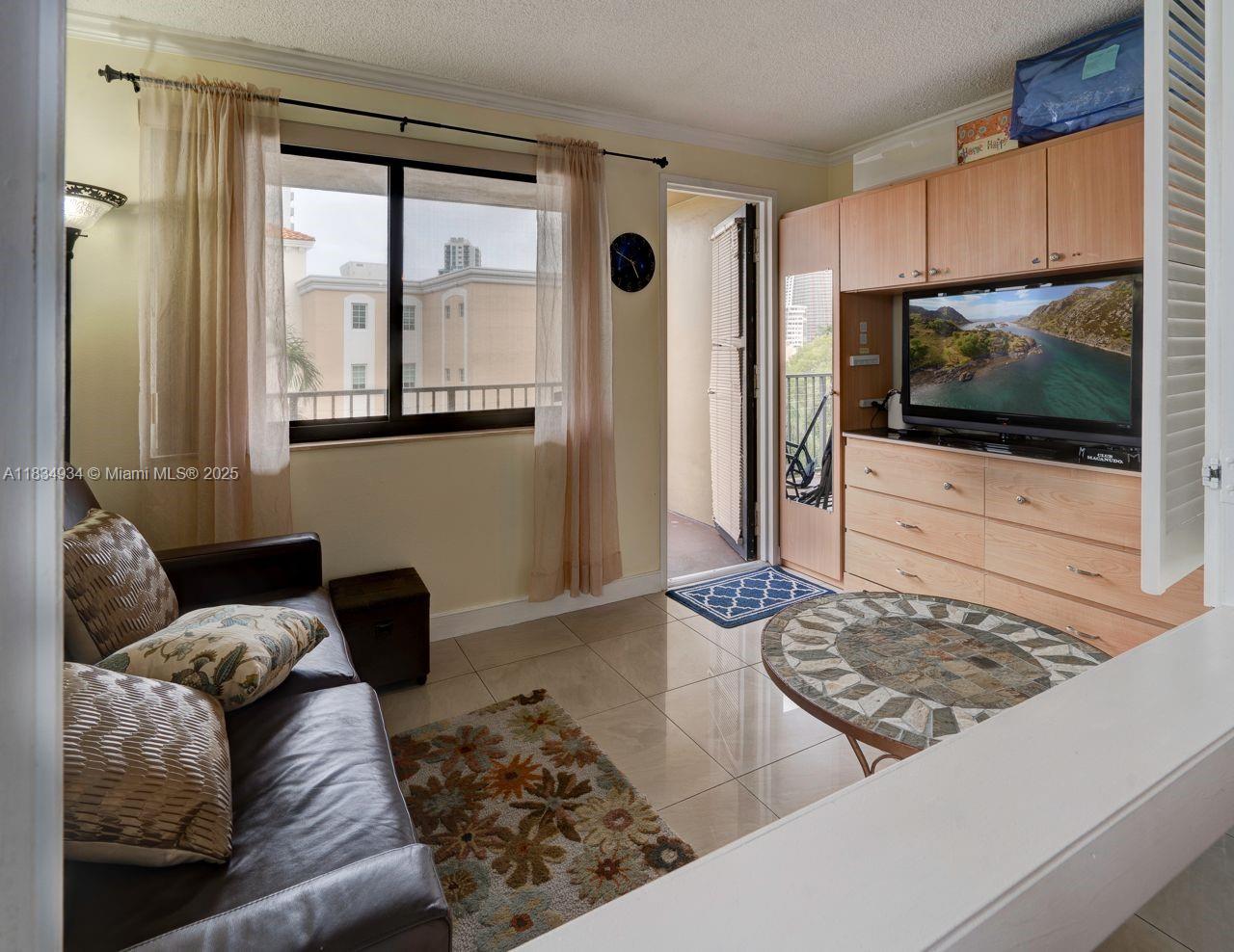 301 Golden Isles Dr 502 Property Photo 12