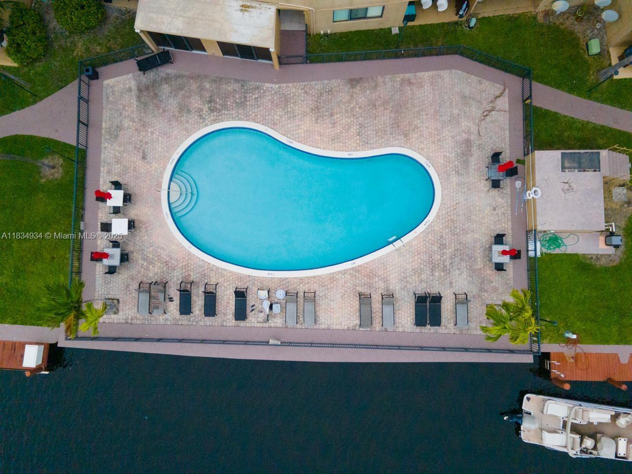 301 Golden Isles Dr 502 Property Photo 27