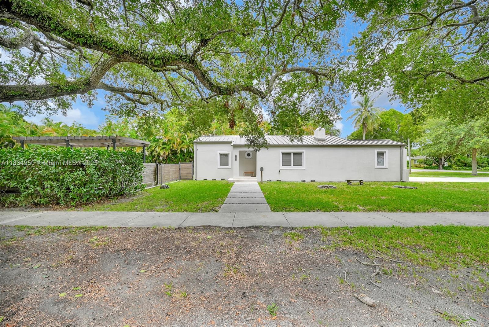 295 De Leon Dr Property Photo 1
