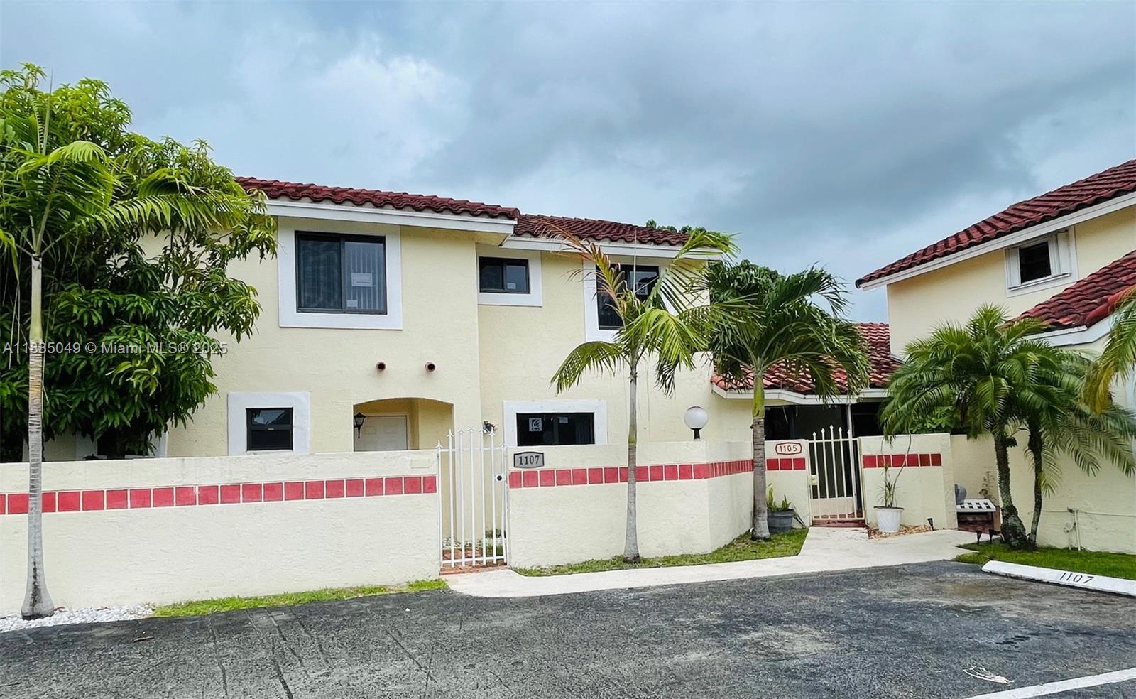 1107 San Remo Cir Property Photo 1