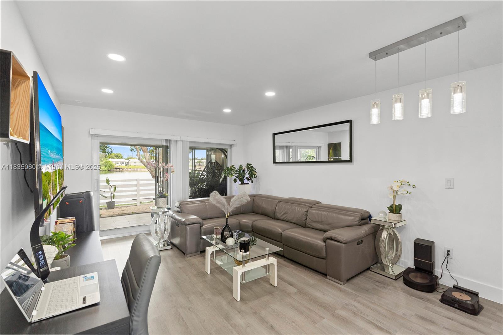 2418 Nw 52nd St Property Photo 1