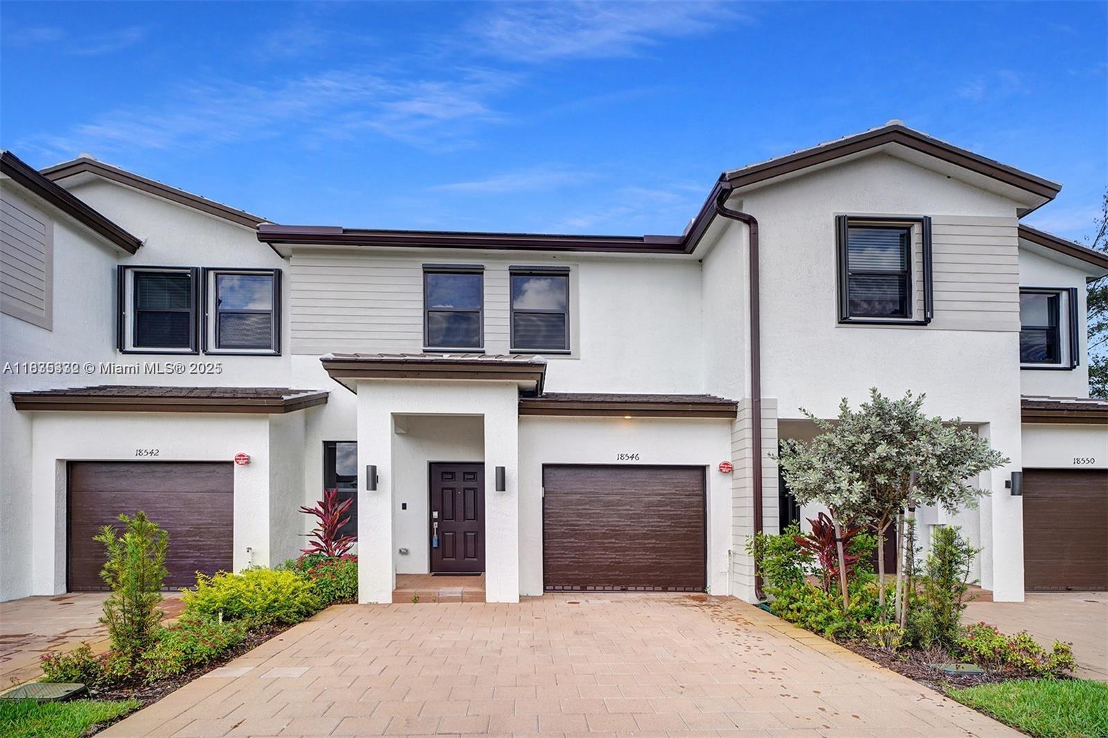 18546 Sw 2nd St Property Photo 2