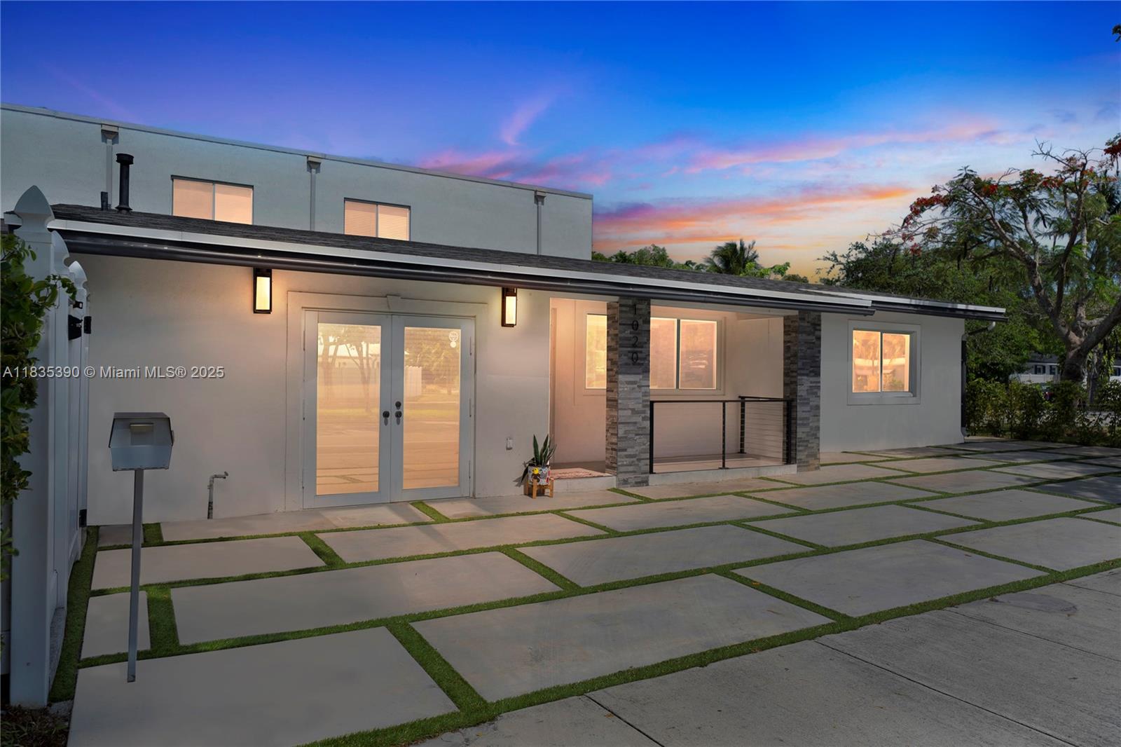 1020 Sw 4th Ave N/a Property Photo 1