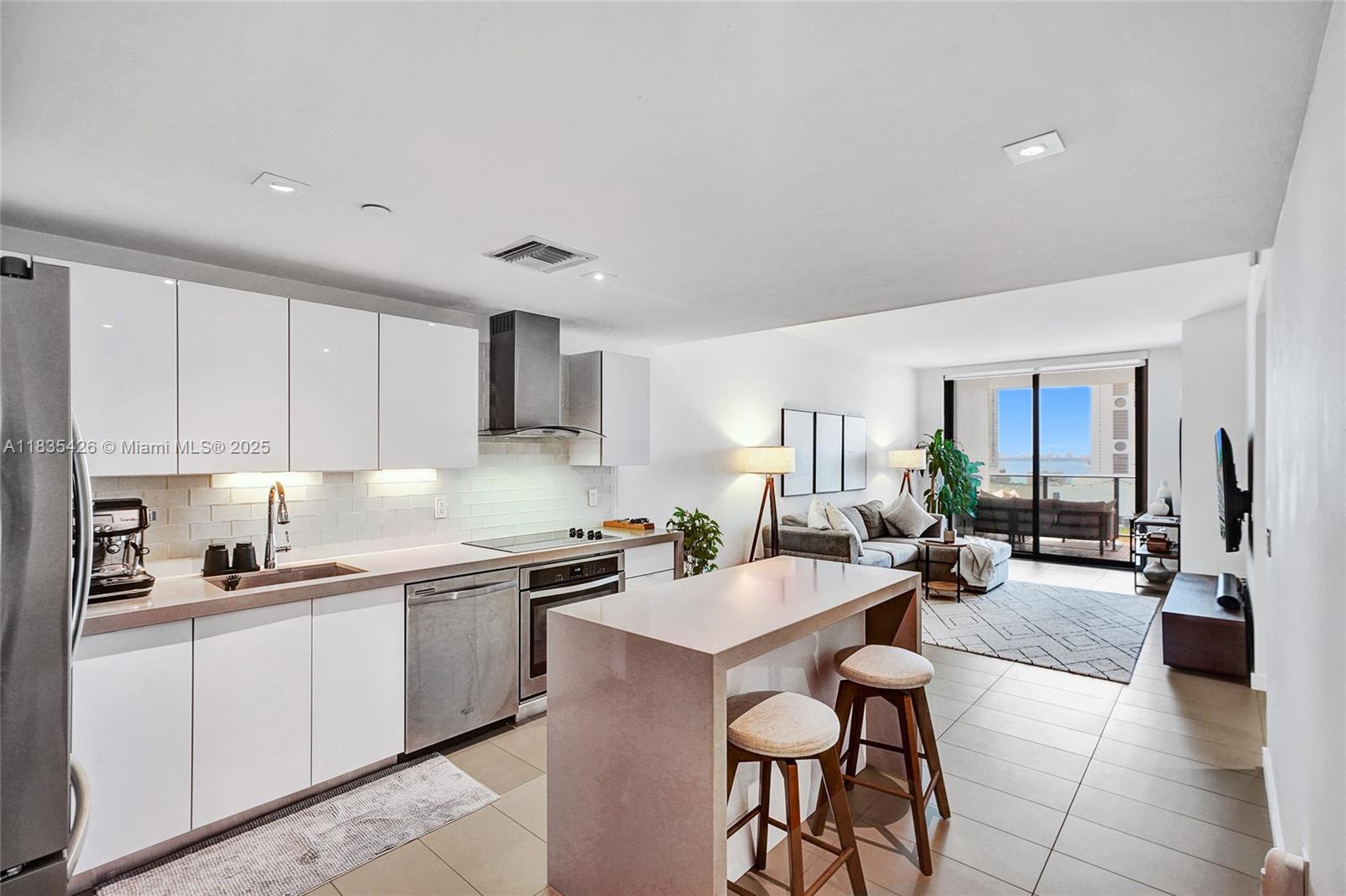 1600 Ne 1st Ave 1105 Property Photo 2