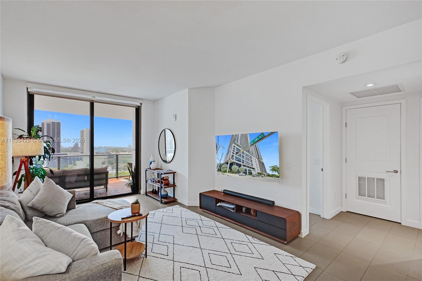 1600 Ne 1st Ave 1105 Property Photo 5