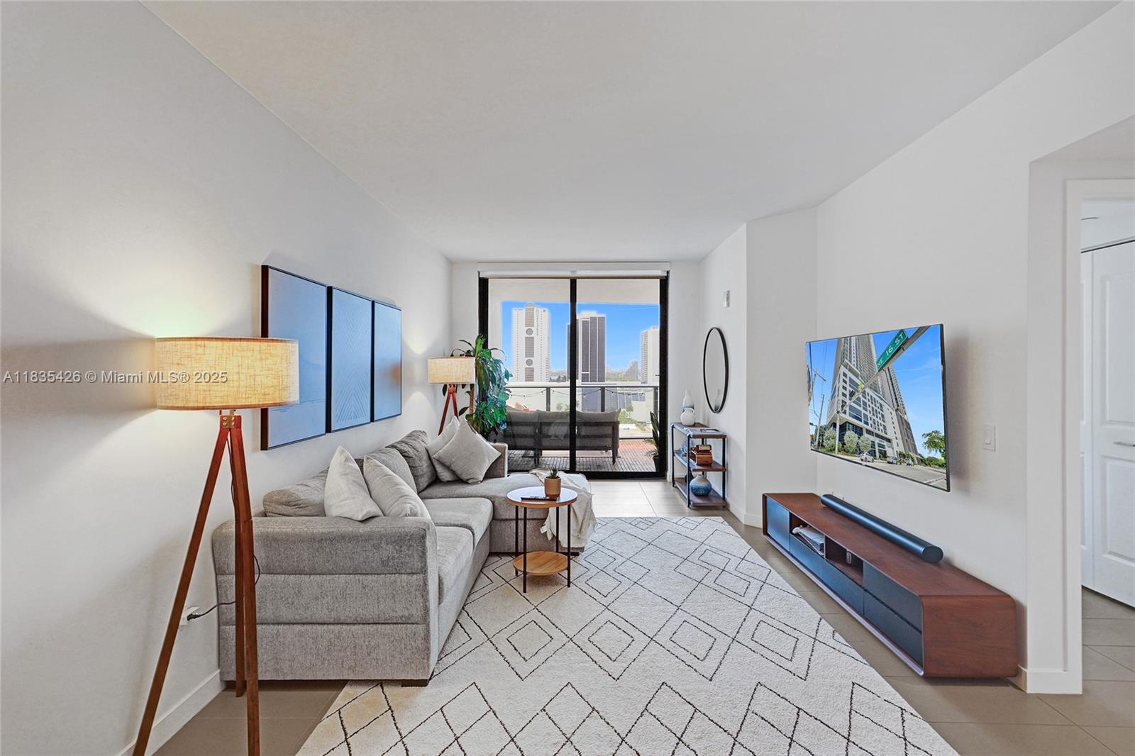 1600 Ne 1st Ave 1105 Property Photo 6