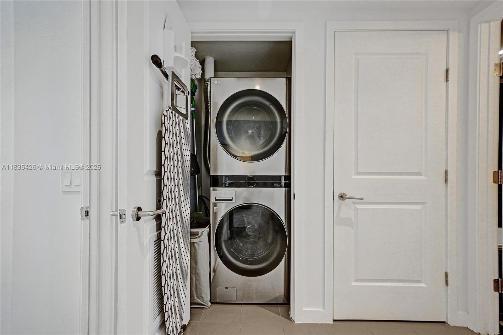 1600 Ne 1st Ave 1105 Property Photo 17