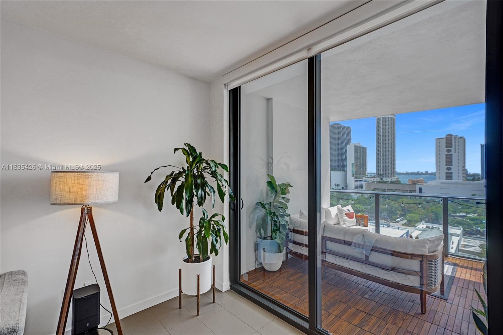 1600 Ne 1st Ave 1105 Property Photo 18