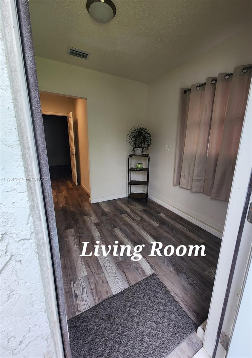 881 Sw General Patton Ter 881 Property Photo 3