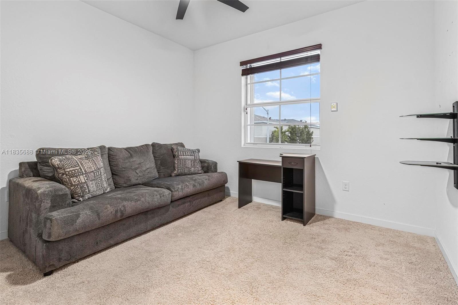 475 Ne 5th Ln Property Photo 13