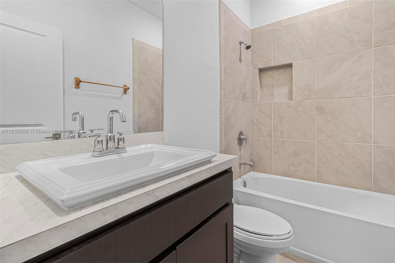 475 Ne 5th Ln Property Photo 15