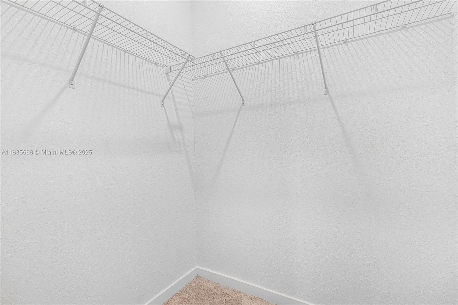 475 Ne 5th Ln Property Photo 16