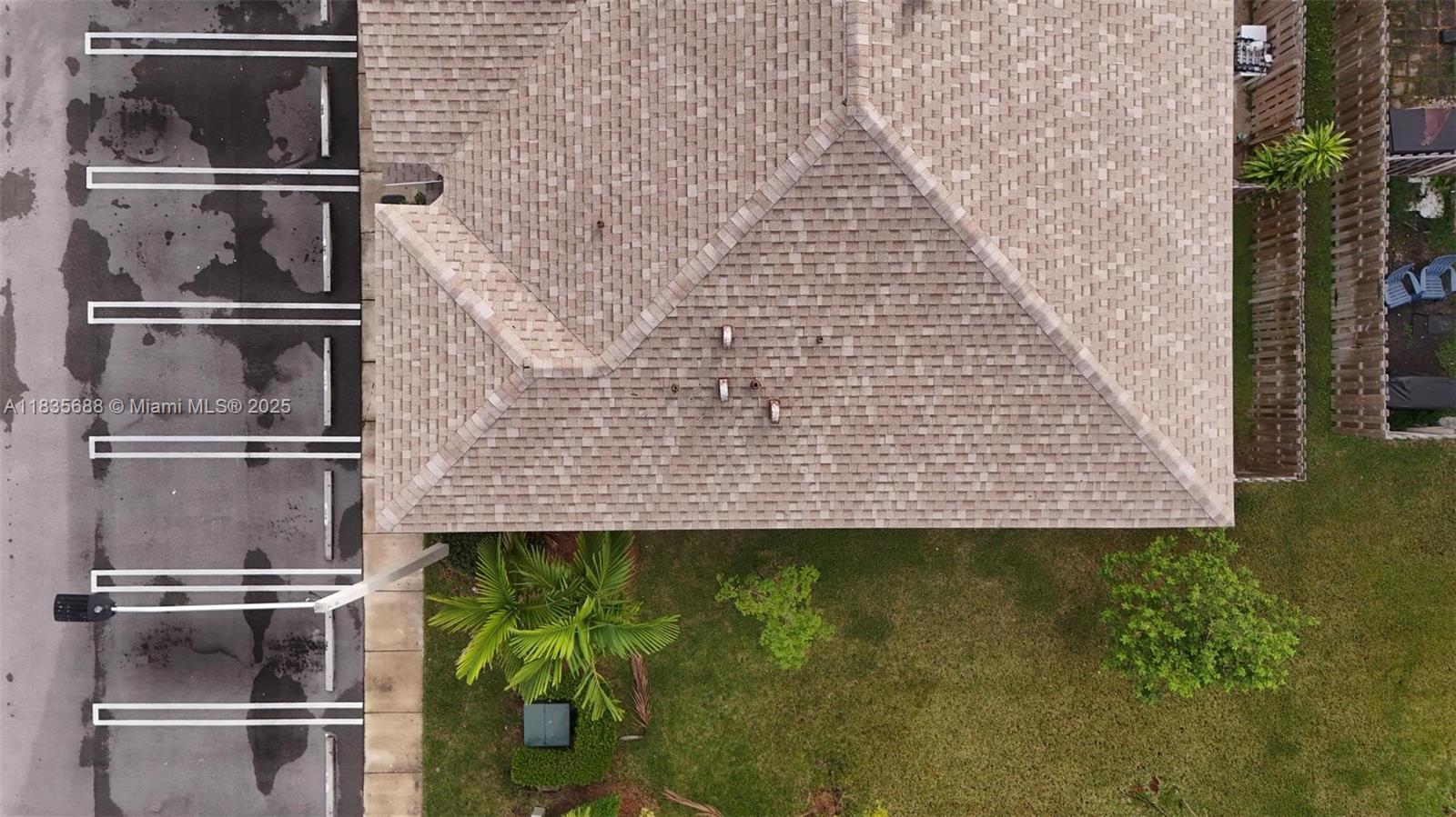 475 Ne 5th Ln Property Photo 26